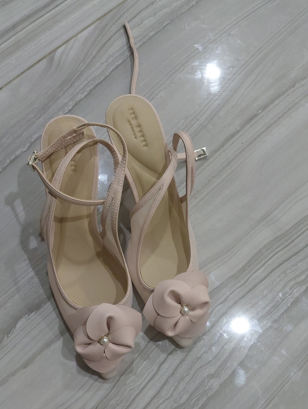 Ted Baker London Blush Pink Slingback Heels with Bow and Pearl - Picture 10 of 12
